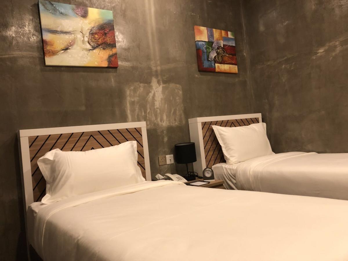 เค บูทิก โฮเต็ล Hotel เตลุคอินทัน ภายนอก รูปภาพ
